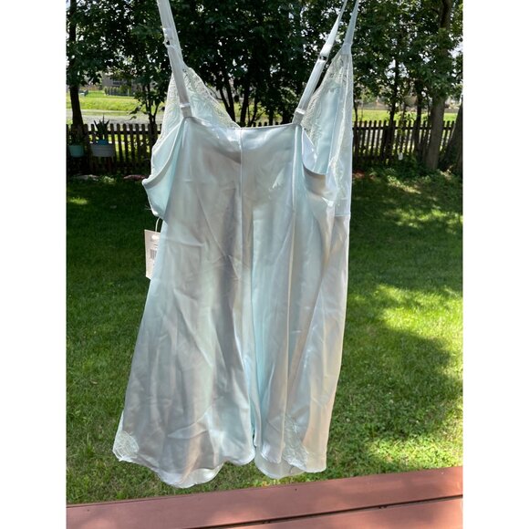 Vintage Signature Expressions Large Aqua Tint Satin Nightgown With Lace Trim - Picture 3 of 8